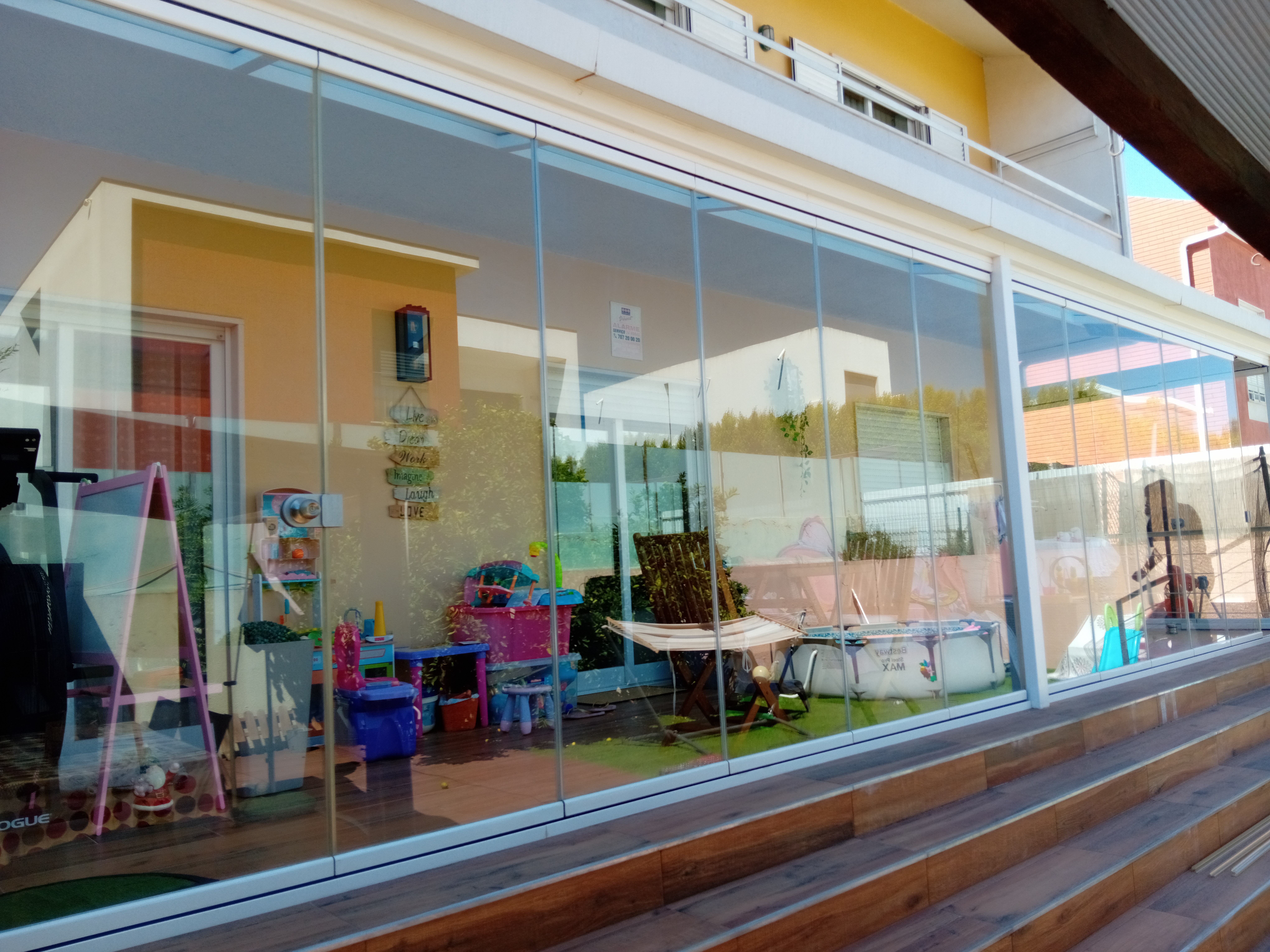 Sistema modular de cobertura em policarbonato sobre terraço